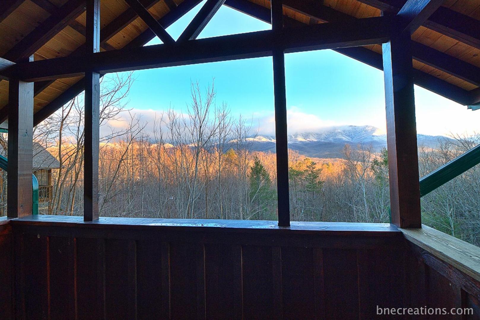 Bear Necessities, Luxury 5Bd Mtn Views, Hot Tub, Many Bear Sightings Villa แกตลิงเบิร์ก ภายนอก รูปภาพ